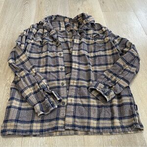 Patagonia Men's Plaid Shirt - Grey and Yellow